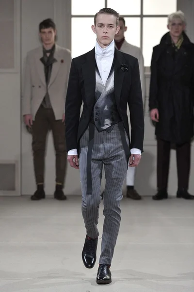 Look 4